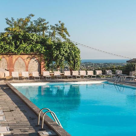 Ippotur Medieval Resort Castelnuovo Magra Exterior photo