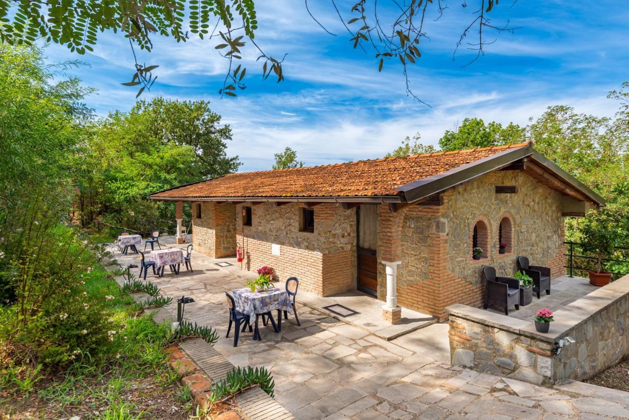 Ippotur Medieval Resort Castelnuovo Magra Exterior photo