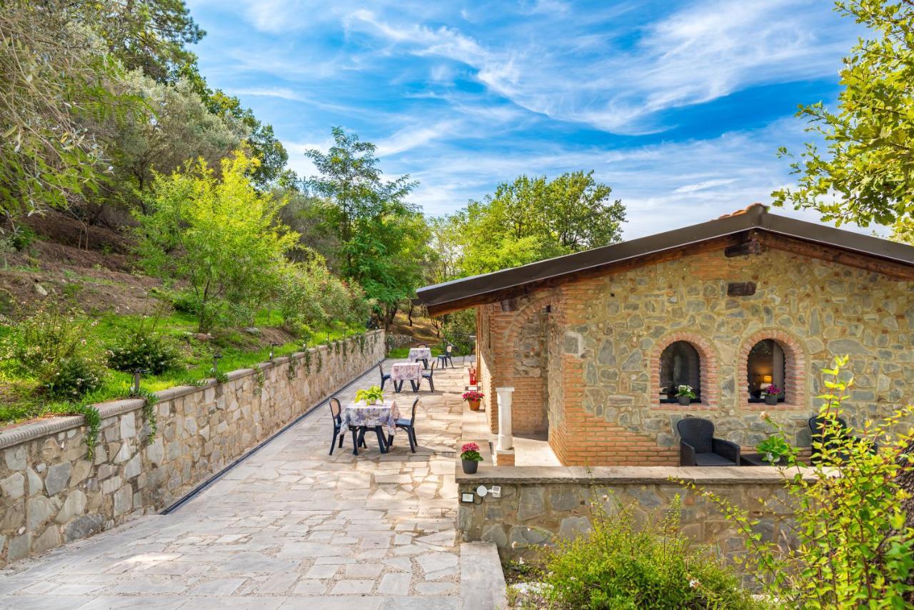 Ippotur Medieval Resort Castelnuovo Magra Exterior photo