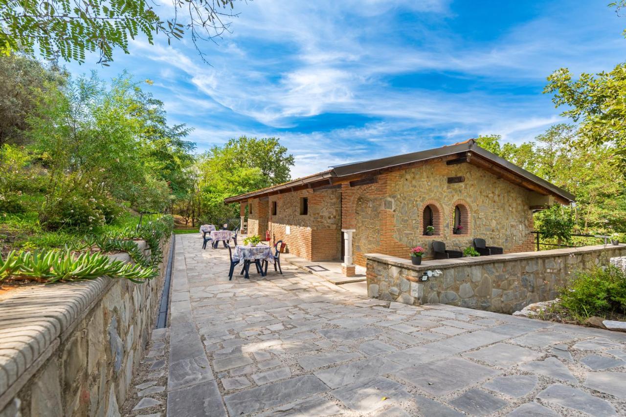 Ippotur Medieval Resort Castelnuovo Magra Exterior photo