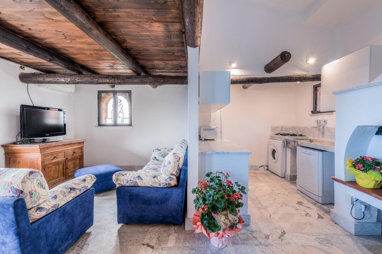 Ippotur Medieval Resort Castelnuovo Magra Exterior photo