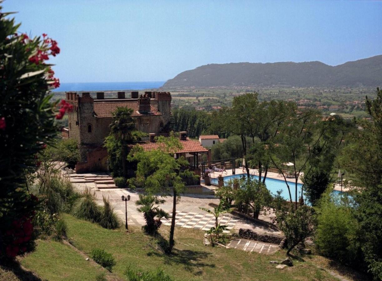 Ippotur Medieval Resort Castelnuovo Magra Exterior photo